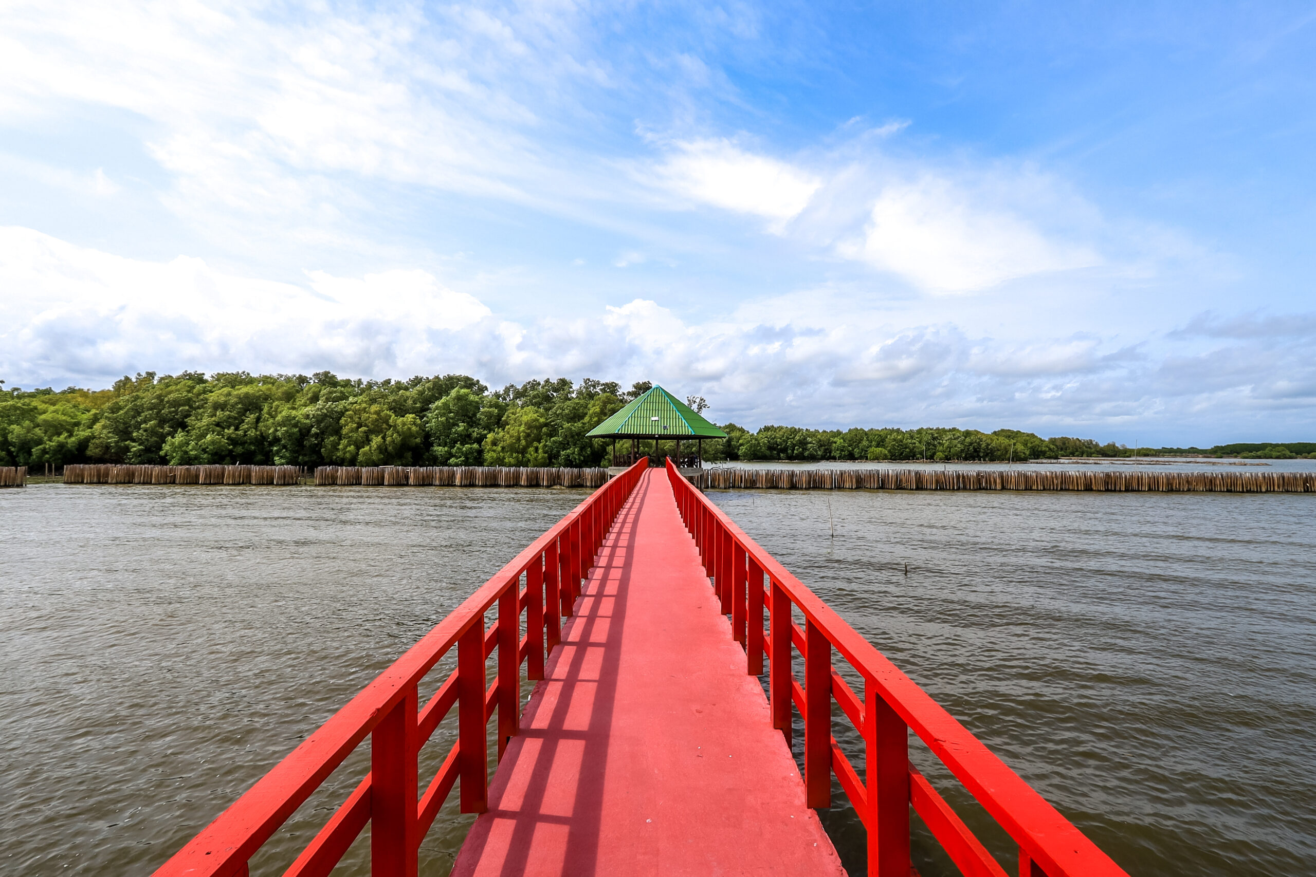 สะพานแดง